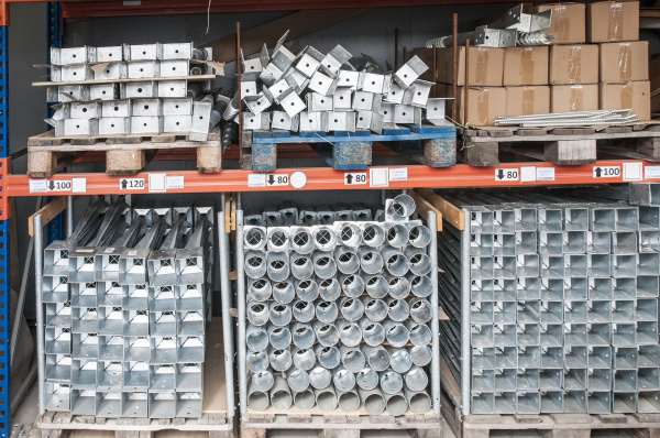 Zatloukací patky a zemní vruty Zatloukací patky a zemní vruty