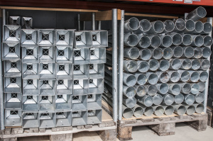 zásoby kotvících prvků v našem skladě