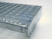 Děrovaná nášlapná hrana Děrovaná nášlapná hrana