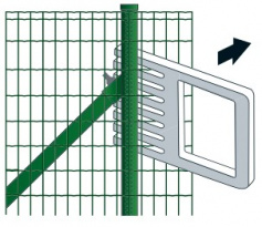 Napínání pletiva hřebenem Napínání pletiva hřebenem