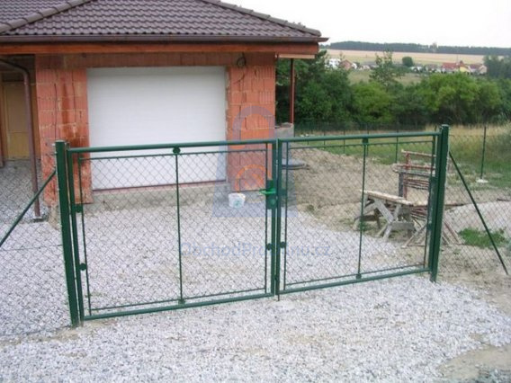 Výroba pojezdové brány: Kompletní průvodce a tipy pro dokonalý výsledek () Výroba pojezdové brány: Kompletní průvodce a tipy pro dokonalý výsledek