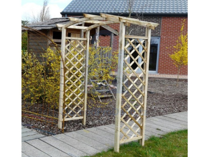 Stylová zahradní pergola z přírodního dřeva s posezením, ideální pro stínění terasy a odpočinek na čerstvém vzduchu. Zahradní pergola z přírodního dřeva s elegantní konstrukcí tvoří ideální venkovní zázemí pro posezení i rodinné chvíle. Díky přirozenému materiálu působí útulně a harmonicky zapadá do okolní zeleně. Je skvělým řešením pro ty, kdo chtějí spojit funkčnost, estetiku a kontakt s přírodou.