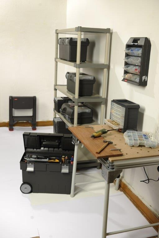 Skládací dvoustupňové schůdky Keter Step Stool