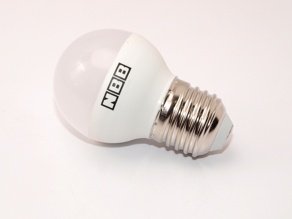 LED žiarovka, závit E27, malá banka, 6-7 W