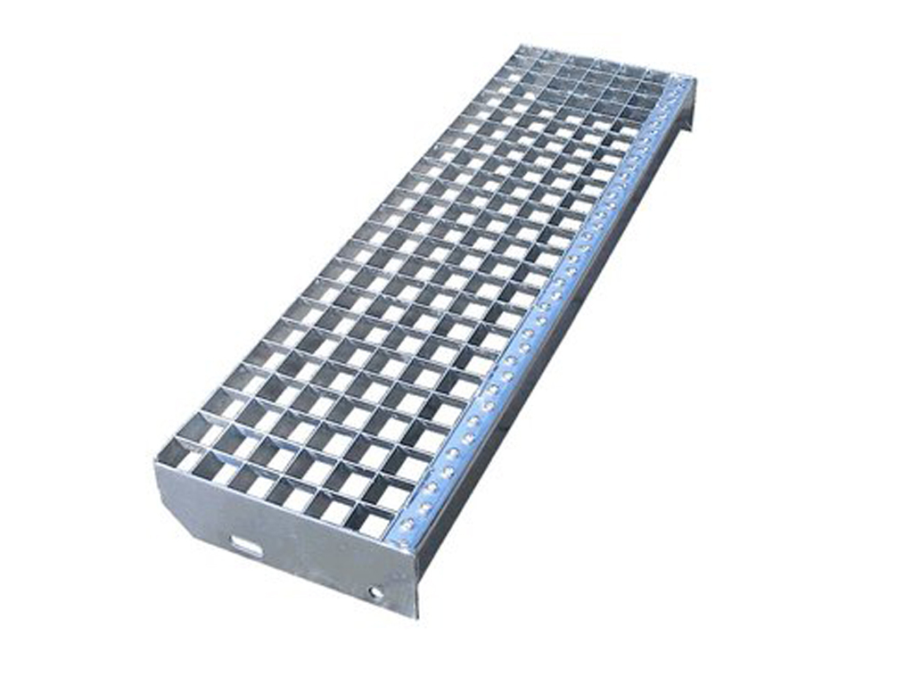 Stupeň schodiskový, atypický, SP 240-34/38, DIN 24531, pozinkovaný