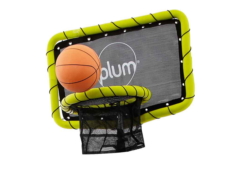Basketbalový kôš s loptou na PLUM trampolínu