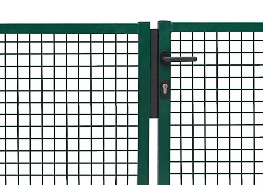 Detail PVC kliky a přípravy pro zámek FAB u brány Savan Plus
