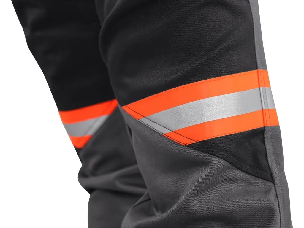 Detail reflexního prvku na pracovních kalhotách CXS WorkTech-Multi