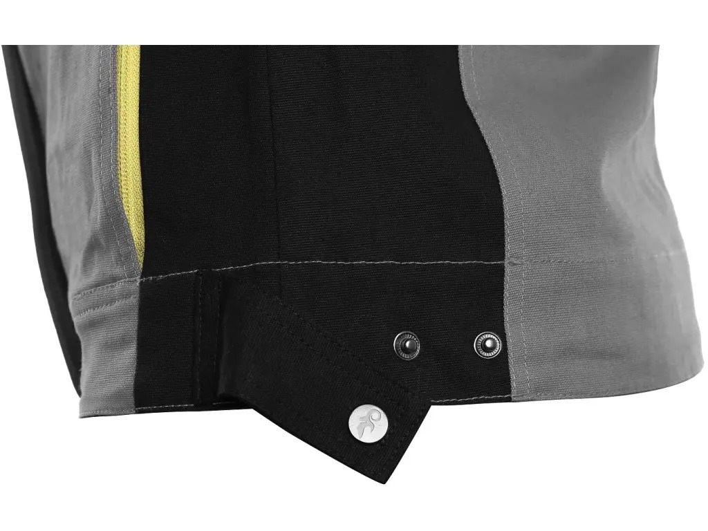 Detail regulace spodního obvodu zimní pracovní blůzy CXS STRETCH