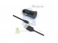 černá autonabíječka s USB výstupem a USB/Lightning kabelu